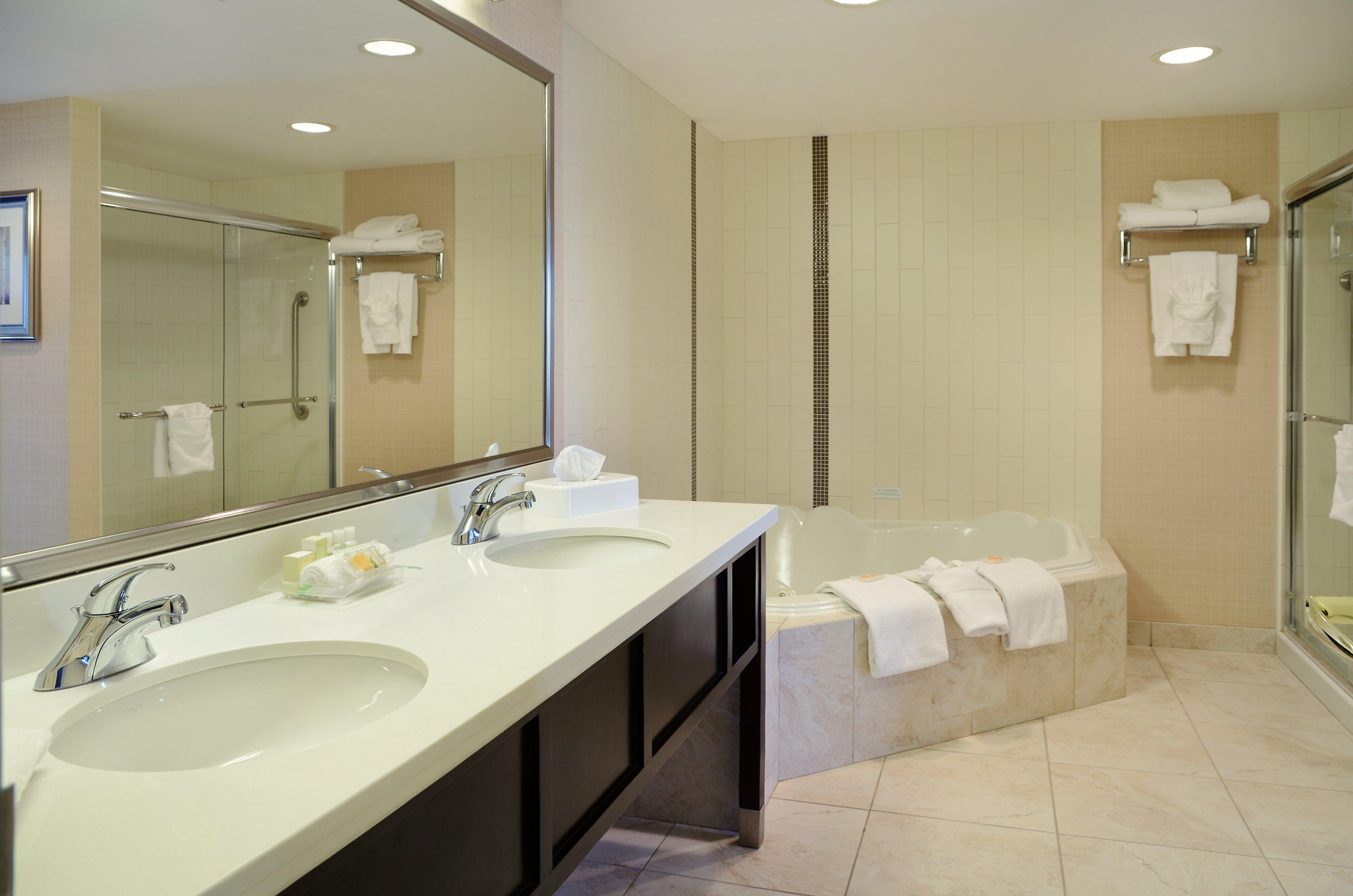 Holiday Inn Conference Centre Edmonton South By Ihg מראה חיצוני תמונה