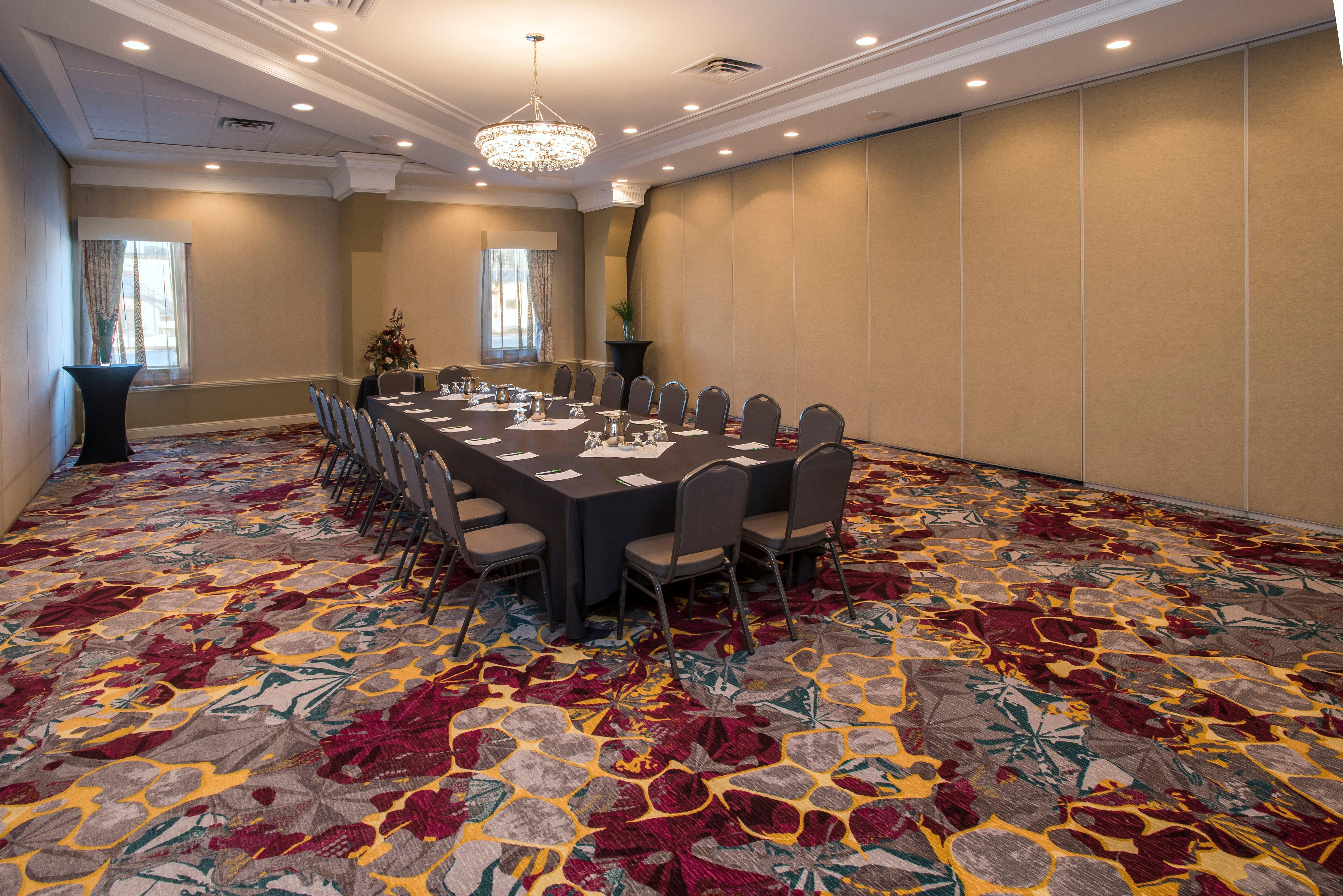 Holiday Inn Conference Centre Edmonton South By Ihg מראה חיצוני תמונה