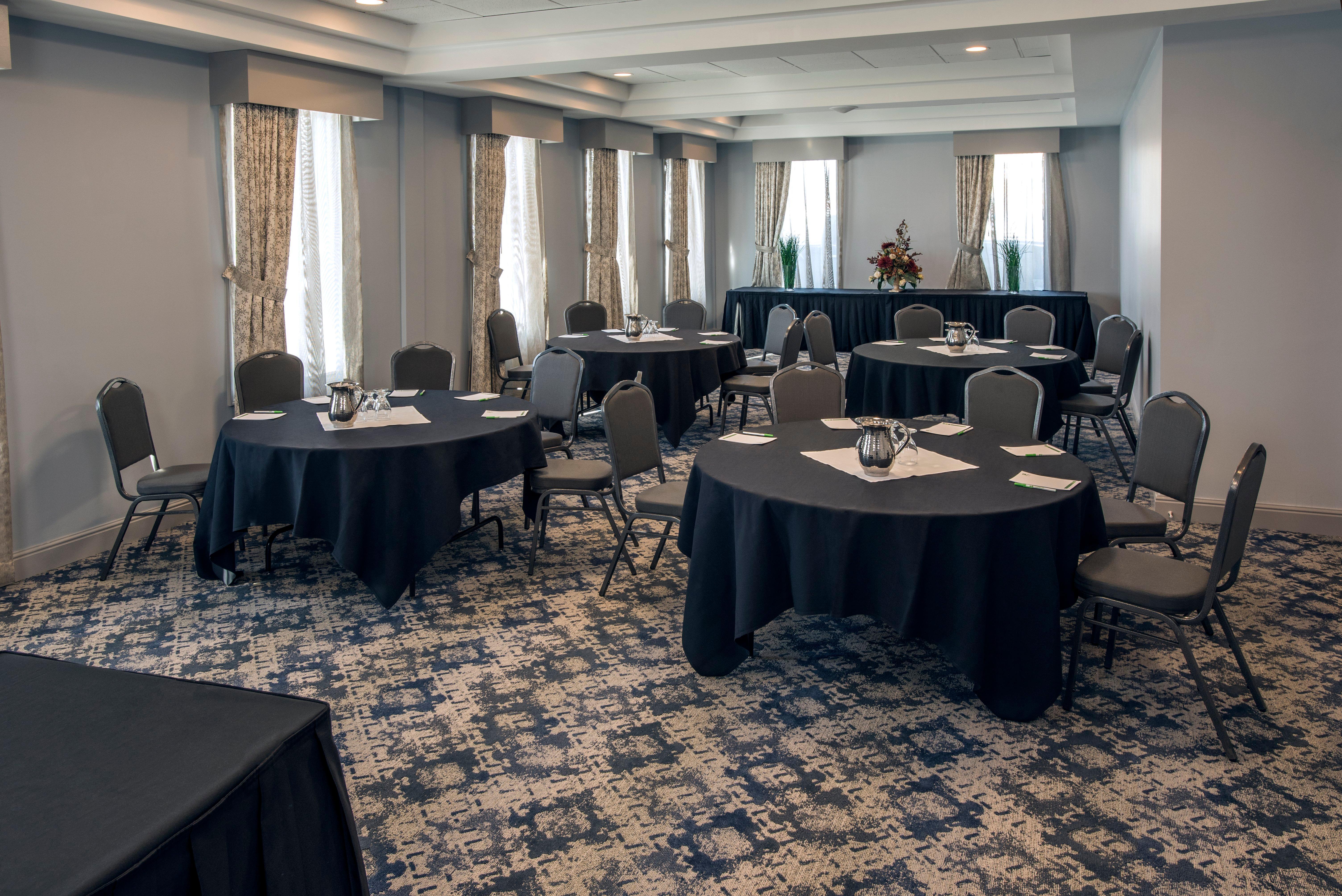 Holiday Inn Conference Centre Edmonton South By Ihg מראה חיצוני תמונה