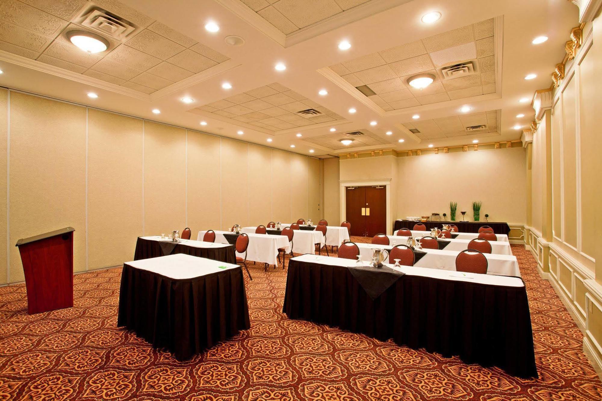 Holiday Inn Conference Centre Edmonton South By Ihg מראה חיצוני תמונה